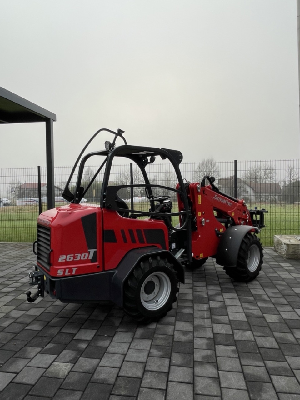 Schaffer_2630_T_SLT_Na_zalogi_3 Large